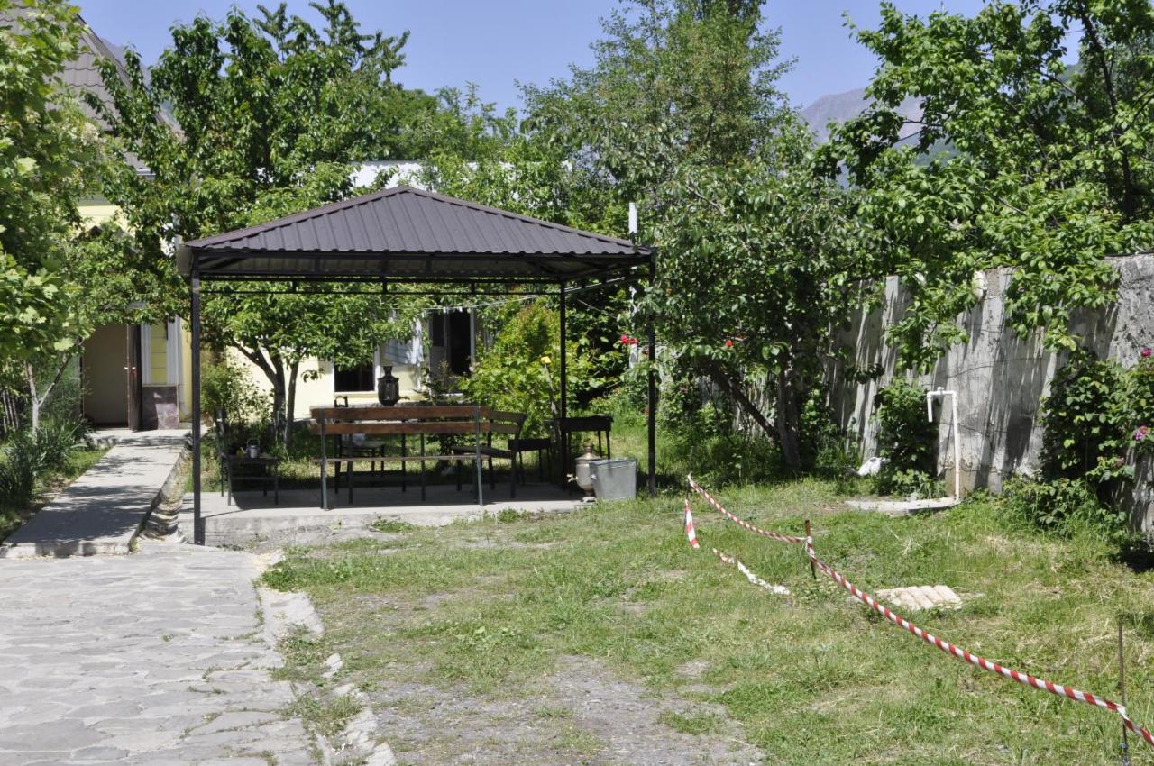 Firuze Qəbələ